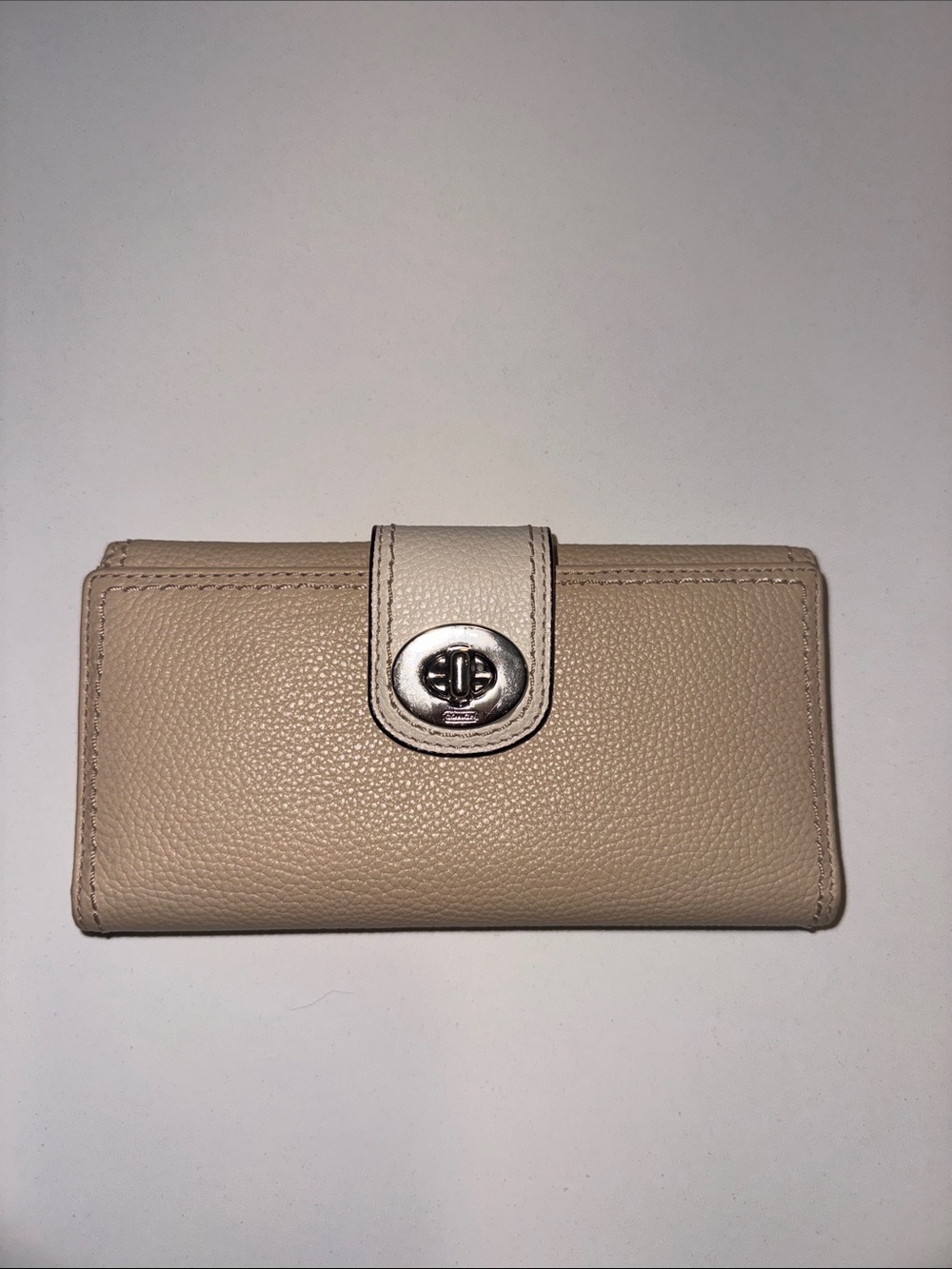 Coach Vintage Neutral Beige Leather Snap Wallet for Women